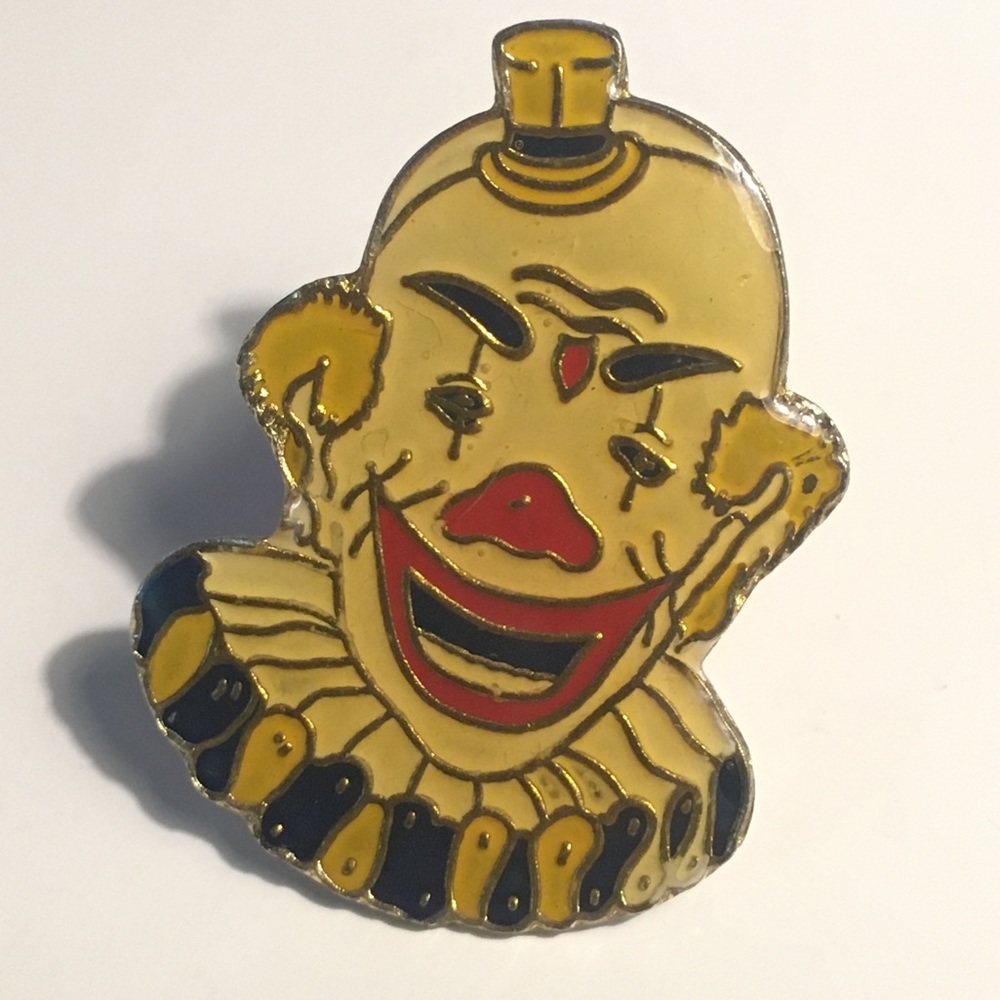 SCARY CLOWN Vintage Pin Perfect for HALLOWEEN or EVERYDAY 🧛‍♂️😎